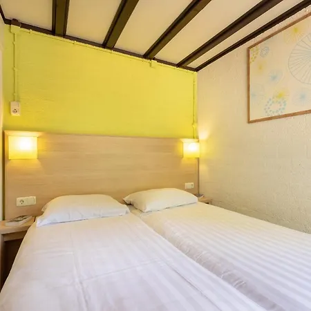 Lh841 Comfort 5p Resort